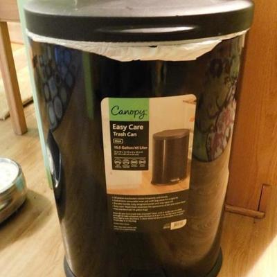 Canopy Easy Care Trash Can