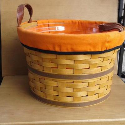 Longaberger Medium Bushel Basket w Two Liners, Protector