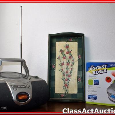 Glass Digital Food Scale, Wooden Tray & CD/Radio - Lot 301