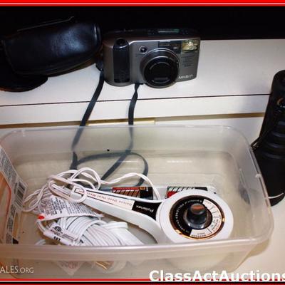 Digital camera, Massager, Extension Cord - Lot 395