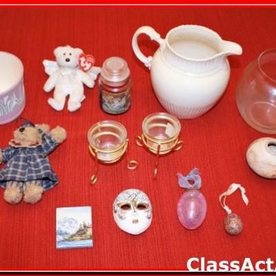 Home Decor Misc Items - Lot 233