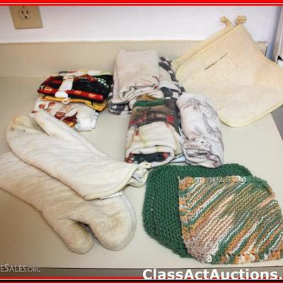 Oven Mitts, & Misc Pot Holders, & Towels - Lot 261