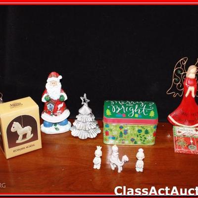 Christmas/Holiday Decor - Lot 321