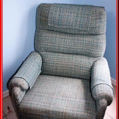 Green Plaid Lounge Chair - Lot 371