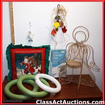 Christmas/Holiday Decor - Lot 345