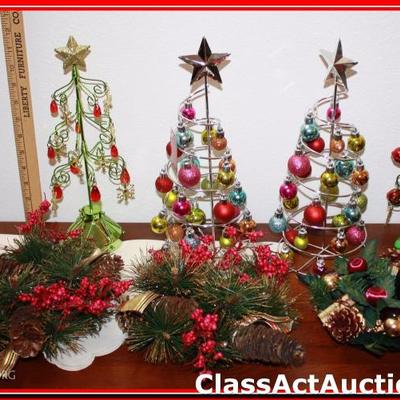 Christmas/Holiday Decor - Lot 335