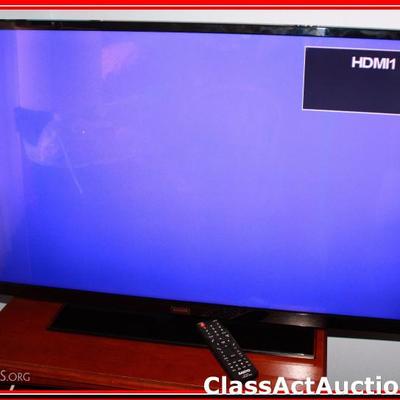 Sanyo 32" Flat Screen TV with remote - Works - Lot 315