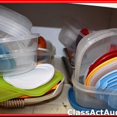 Large Lot Misc Plastic ware - Lot 267