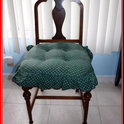Vintage Wooden Chair - Lot 194
