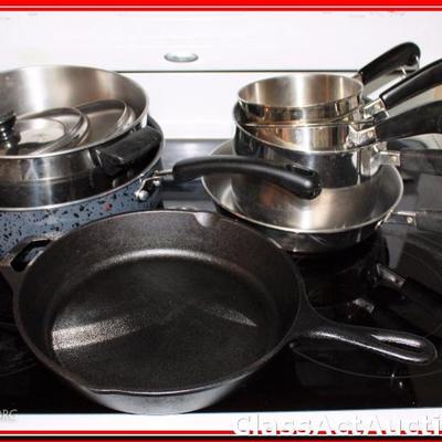 Seasoned Cast Iron Skillet. Misc Coioking Pans - Lot 249