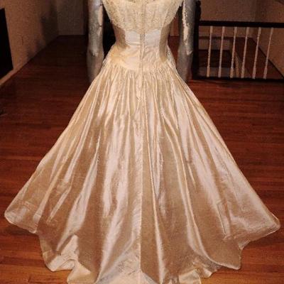 Vtg 1950's Peau de Soie guipure ball gown lace sequin pearl train