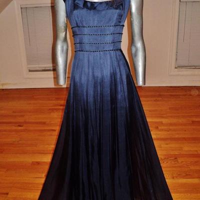  Carmen Marc Valvo collection silk grecian periwinkle beaded gown w/chain links