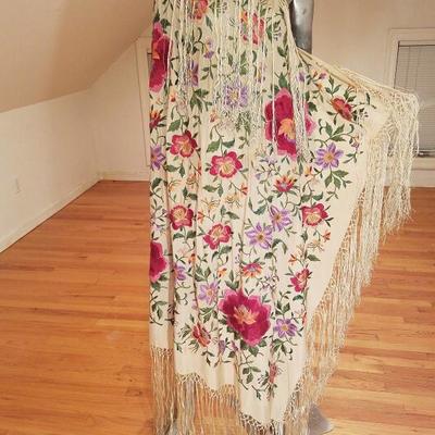 Vtg 1930's Japanese hand embroidered silk Shawl/Pareo dress long fringes