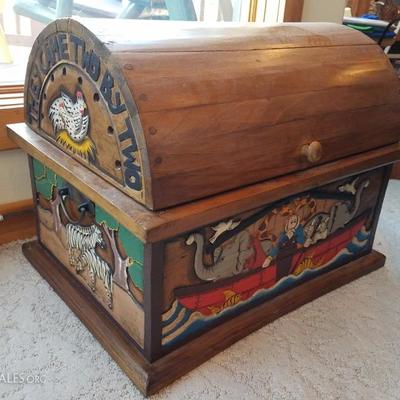 Lot-B5 Handmade Painted Noah's Ark Themed Wooden Chest/Box