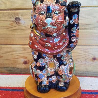 Lot-A14 Asian Porcelain Lucky Cat w/ Stand Andrea by Sadek