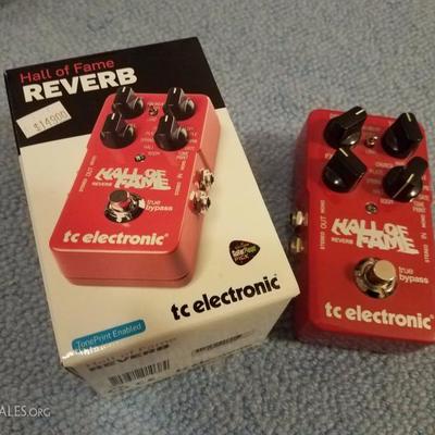 Lot-F22 TC Electronic Hall of Fame Reverb Red Pedal