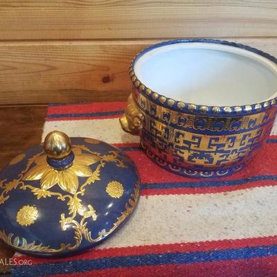 Lot-B57 Decorative Blue w/ Gold Trim Oriental Ceramic Bowl w/ Lid