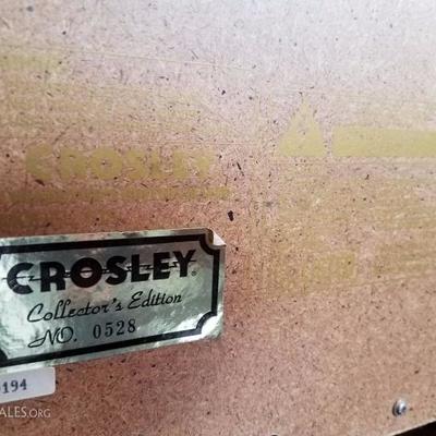 Lot-E12 Crosley Collectors Edition Cassete/Radio Counter Top Player #528