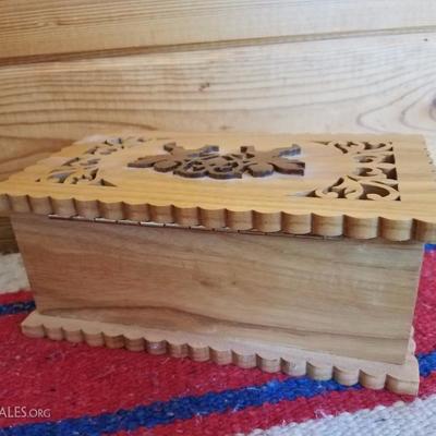 Lot-B41 Hand Carved Wooden Trinket Box 