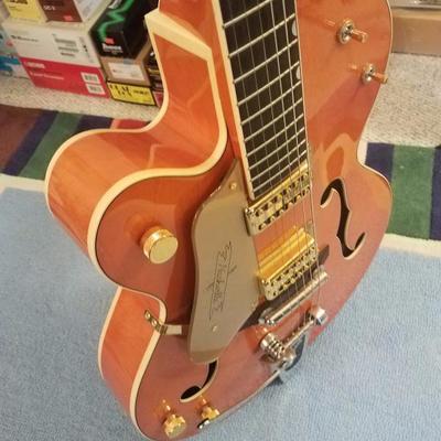 Lot-F11 6120 Left Hand Gretsch Nashville Bigsby Guitar w/ Case