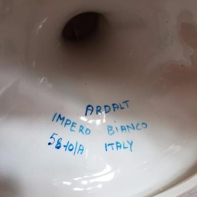 Lot-B46 Large Ardalt Impero Biaco Italian Cherub Porcelain Vase