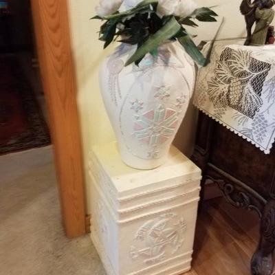 Lot-C4 Large Decorative Ceramic Flower Vase w/ Pedestal