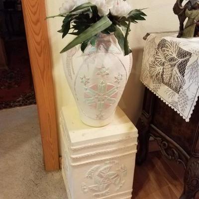 Lot-C4 Large Decorative Ceramic Flower Vase w/ Pedestal