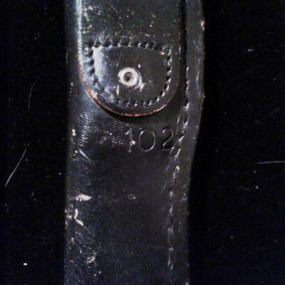 LOT 7 - VINTAGE HUNTING KNIVES