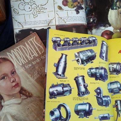 LOT 4 - BOOK BOX (A VINTAGE ART BOOKS SURPRISE!)
