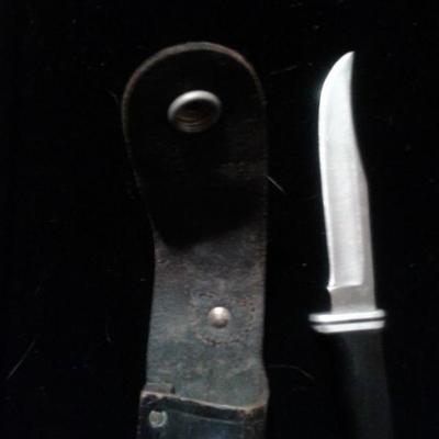 LOT 7 - VINTAGE HUNTING KNIVES