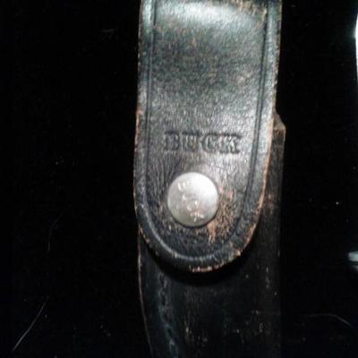 LOT 7 - VINTAGE HUNTING KNIVES