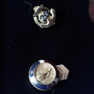 LOT 1 -VINTAGE ASSORTED LAPEL/TIE PIN COLLECTION 