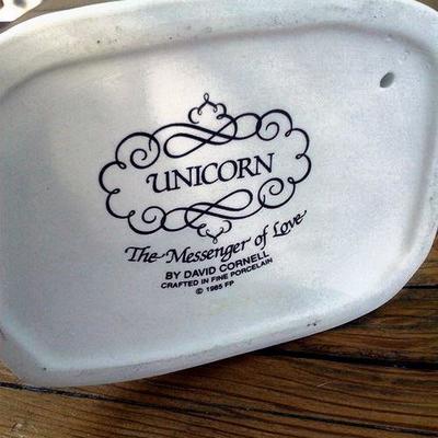 LOT 9 - VINTAGE CERAMIC/PORCELAIN UNICORN COLLECTION