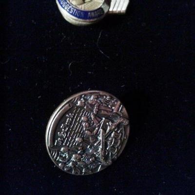 LOT 1 -VINTAGE ASSORTED LAPEL/TIE PIN COLLECTION 