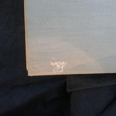 LOT 4 - BOOK BOX (A VINTAGE ART BOOKS SURPRISE!)
