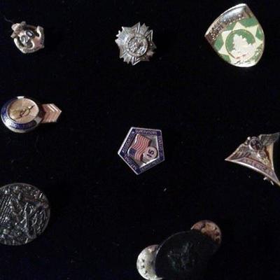 LOT 1 -VINTAGE ASSORTED LAPEL/TIE PIN COLLECTION 