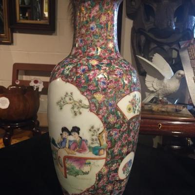 Vintage Asian Vase Gold/Pink Floral Scenic Design