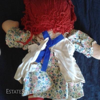 LOT 23 - VINTAGE RAGGEDY ANN AND ANDY DOLLS (CIRCA 1980s)