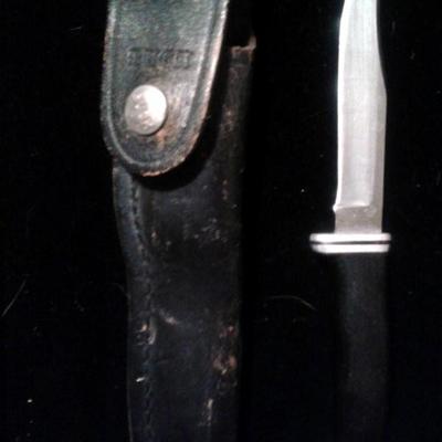 LOT 7 - VINTAGE HUNTING KNIVES