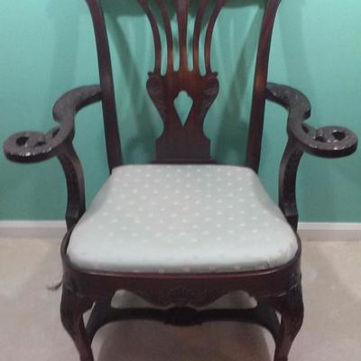 Lot 28 - 2 Chippendale Reproduction Dining Chairs
