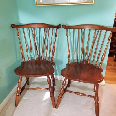 Lot 24 - Pair of chairs