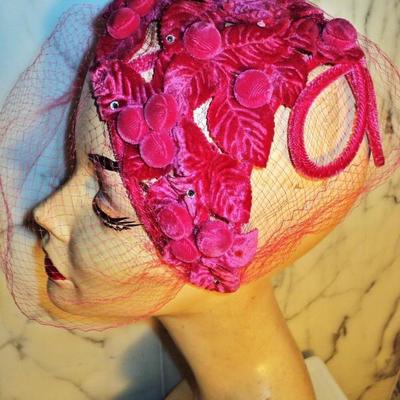 Vtg 1940's Cerise intricately detailed demi chapeau with veil