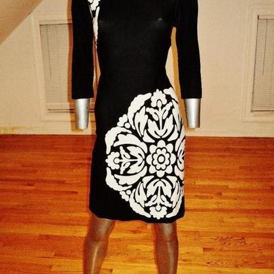 Black & White fitted color block knit dress floral bizantine design