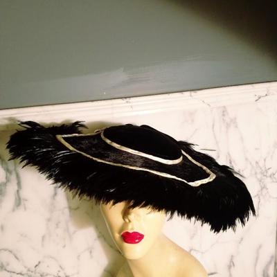 Vtg 1930's Ostrich feather wide brim platter tilt hat faux beaver details