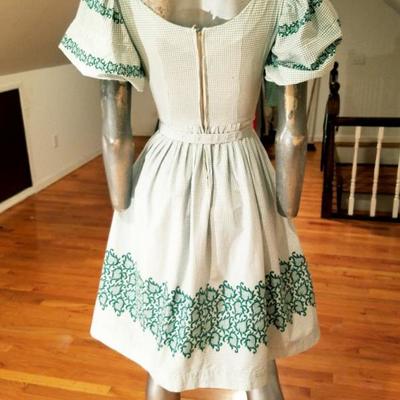Vintage 1940's grid/floral cotton sweep dress puff sleeves/belt
