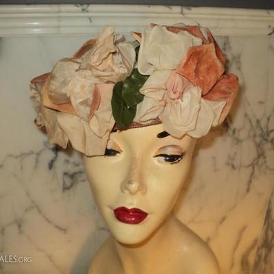 Vtg 1940's Toque hat Millinery silk/velour flowers satin lined