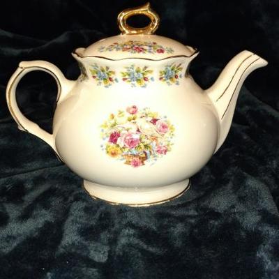B6-29	VINTAGE Sadler Teapot, Made in England