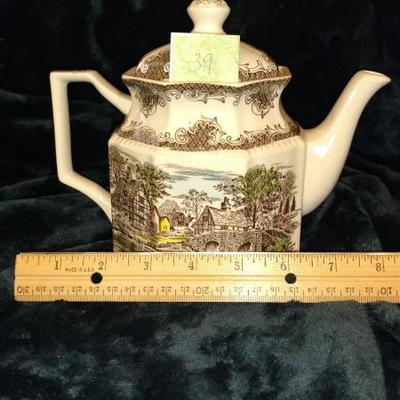 B7-39 RARE & VINTAGE Kensington Teapot, Shakespeare's Sonnets