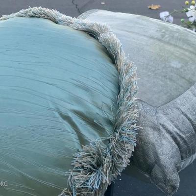 Sage green pillows /2