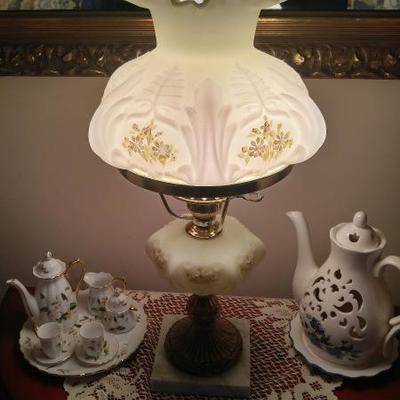 Satin Custered Glass Fenton Lamp